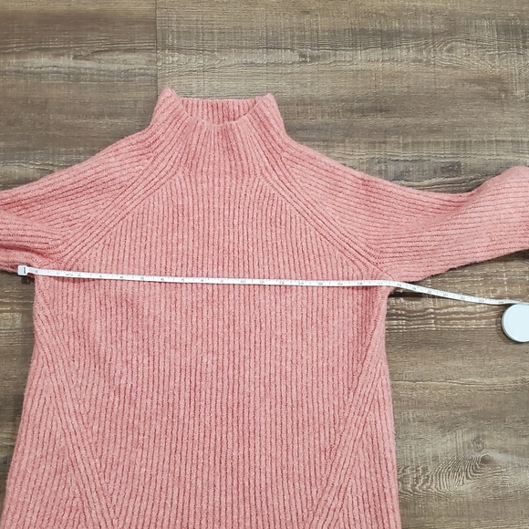 Madewell Northfield Mockneck Sweater in Pink size Medium - Picture 5 of 10